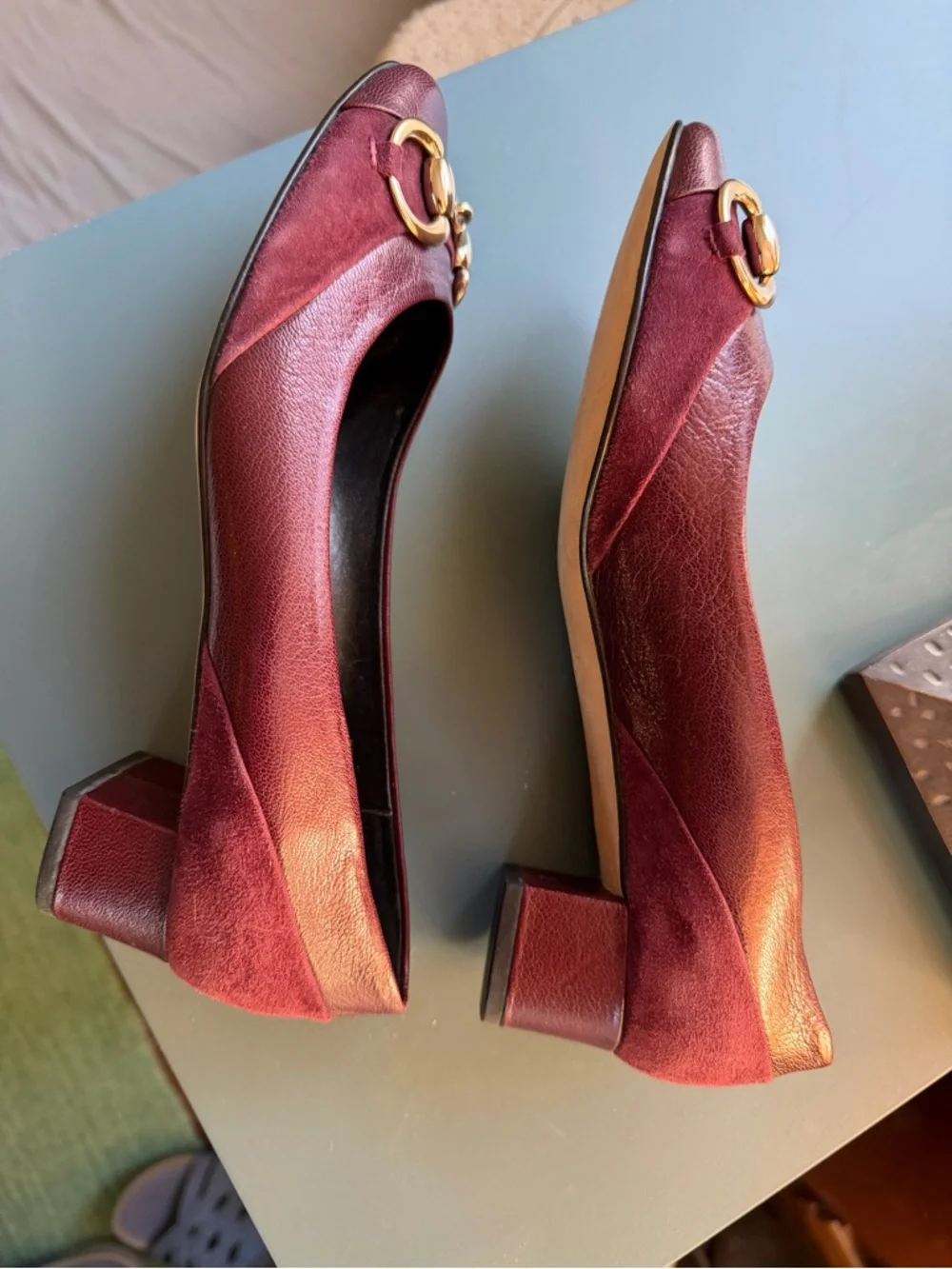 Van Eli Burgundy Leather Mid-Heel Pumps with Gold Chain Accent size 7W - Picture 6 of 9